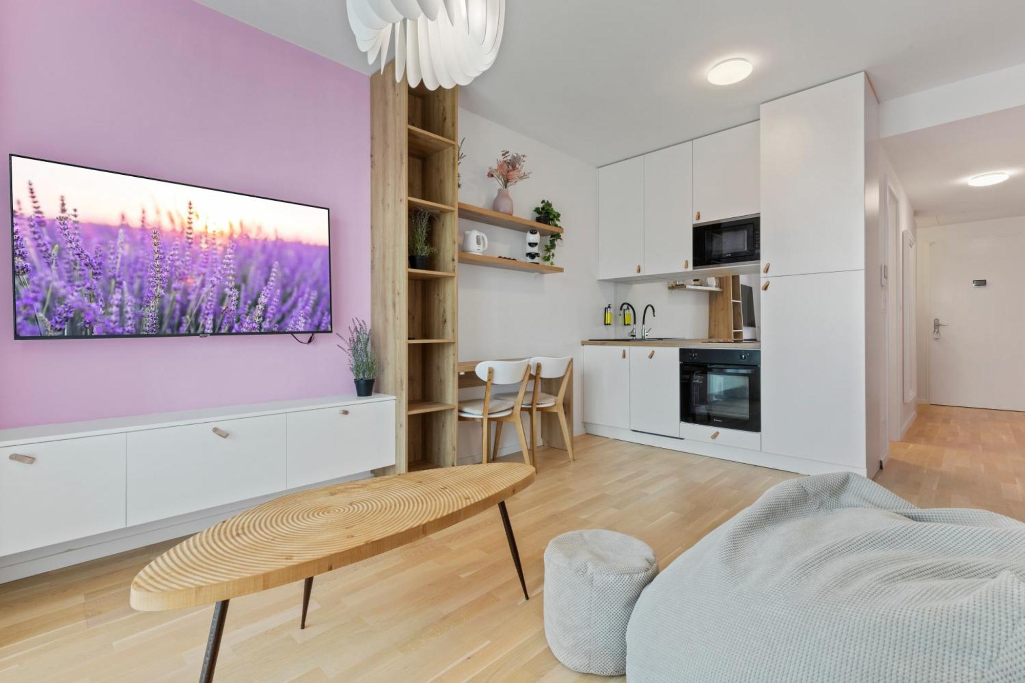 Lam Lavender - Free Parking Apartment บราติสลาวา ภายนอก รูปภาพ